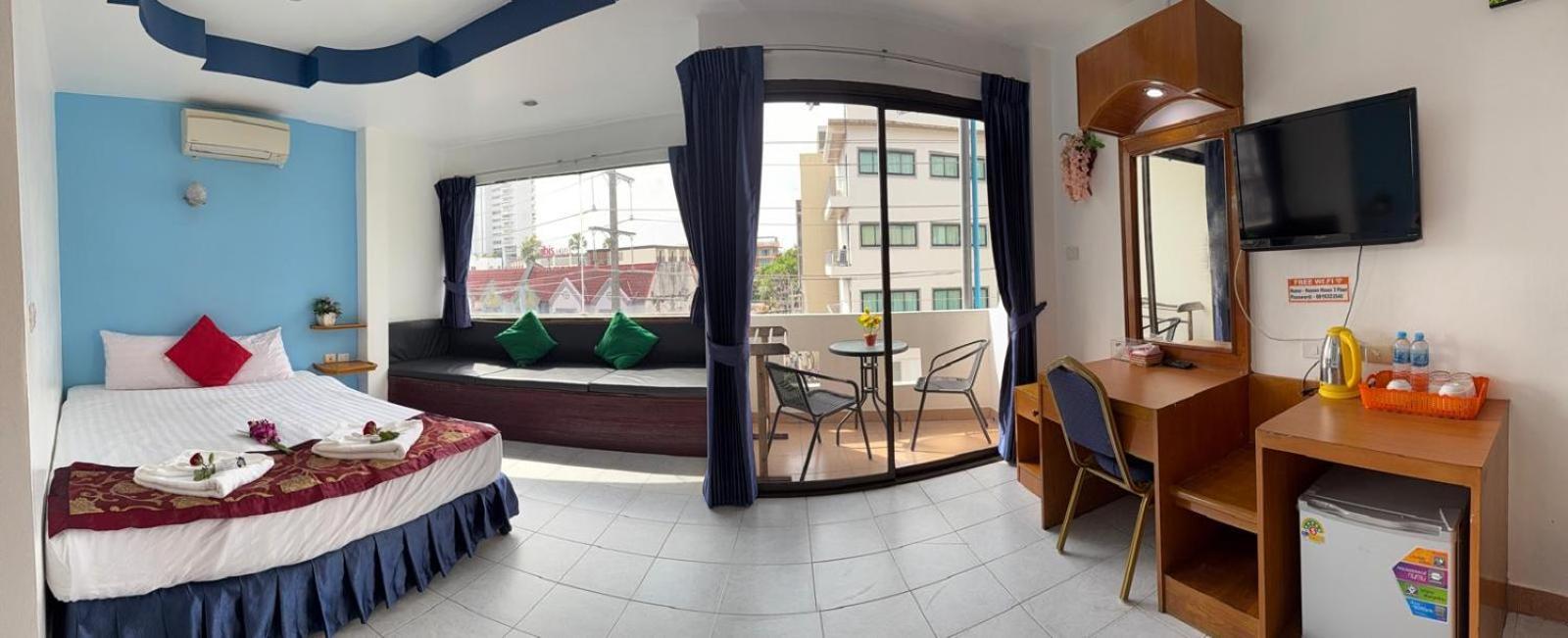 Отель Heaven House Restro & Bar Patong Экстерьер фото